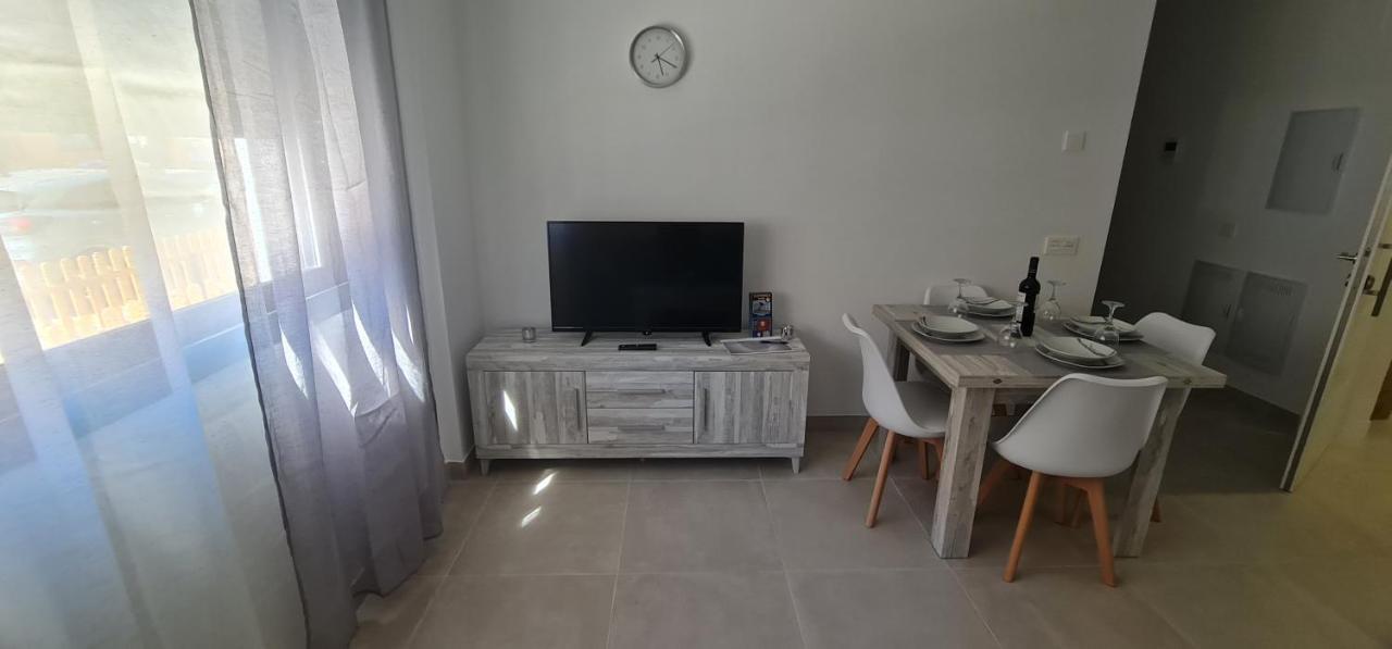 Sun Apartment *